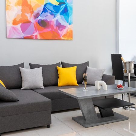 H4 Art Sparta Apartment Bagian luar foto