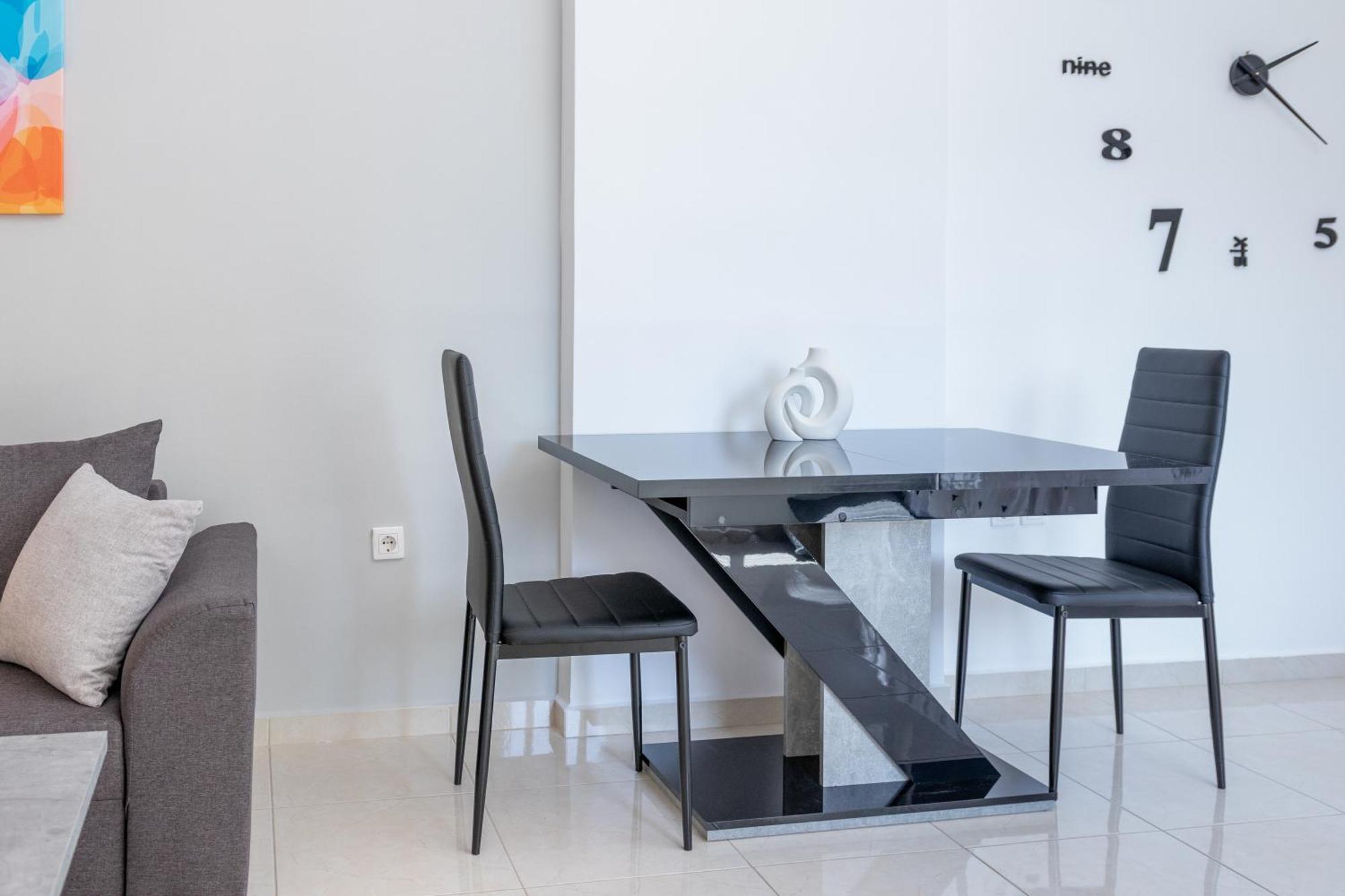 H4 Art Sparta Apartment Bagian luar foto