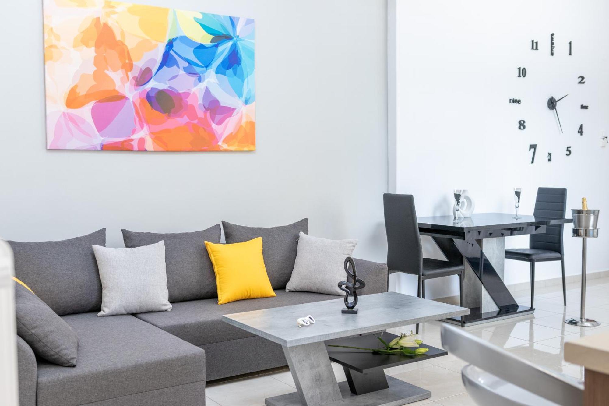 H4 Art Sparta Apartment Bagian luar foto